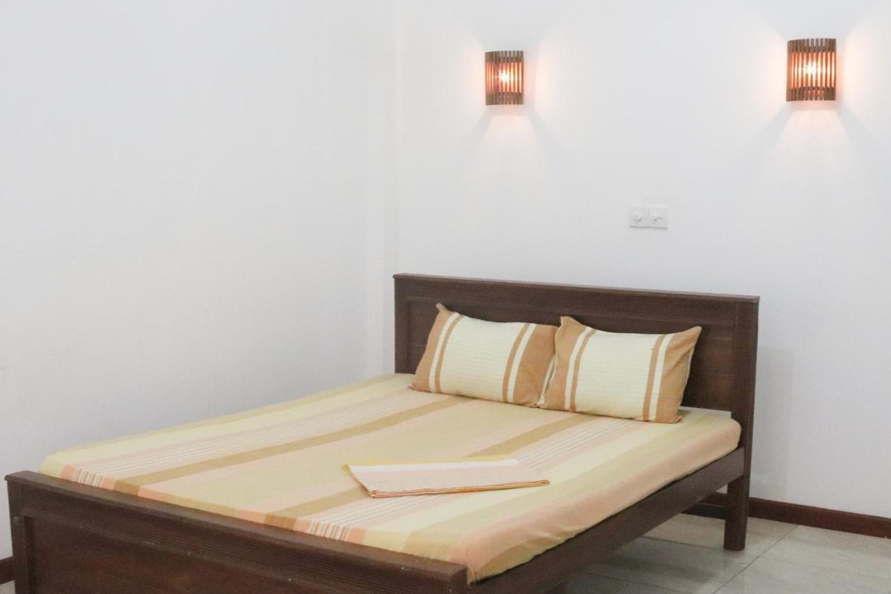 Long Beach Guest House Hikkaduwa Exterior foto